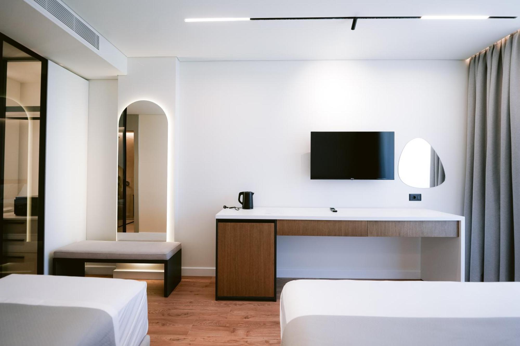 Euro Hotel Ksamil Bagian luar foto