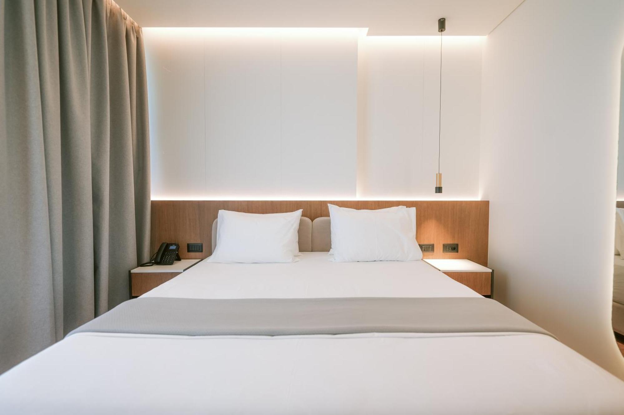 Euro Hotel Ksamil Bagian luar foto