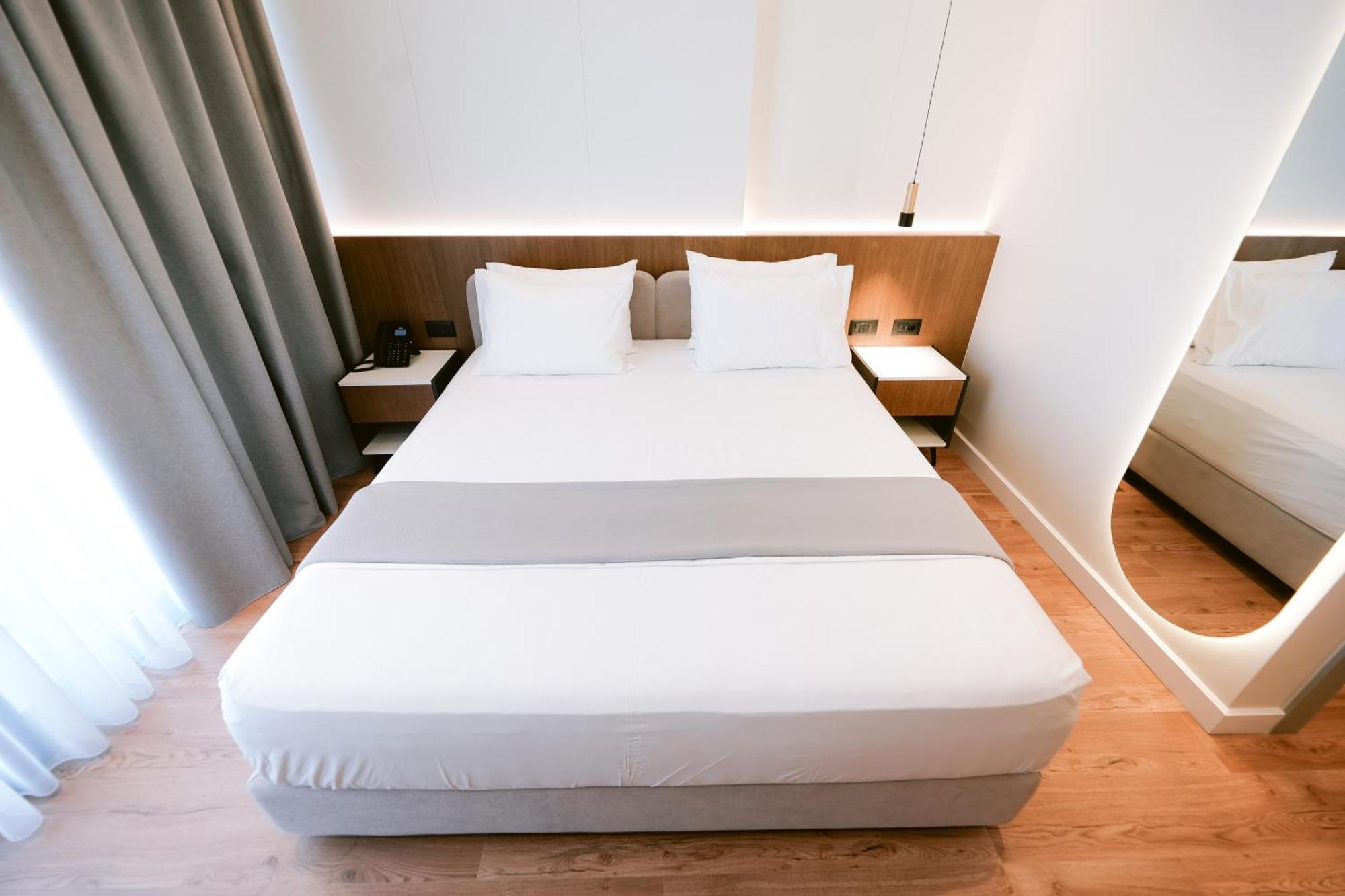 Euro Hotel Ksamil Bagian luar foto