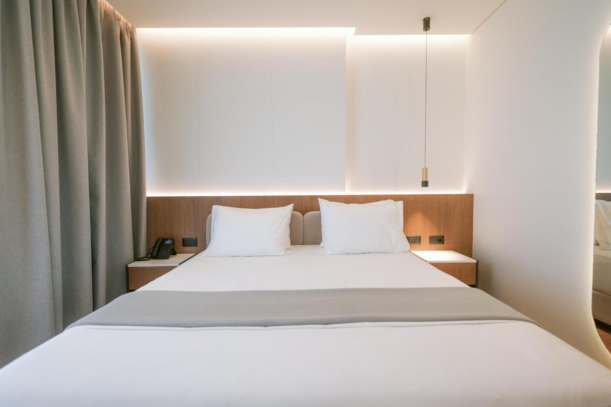Euro Hotel Ksamil Bagian luar foto