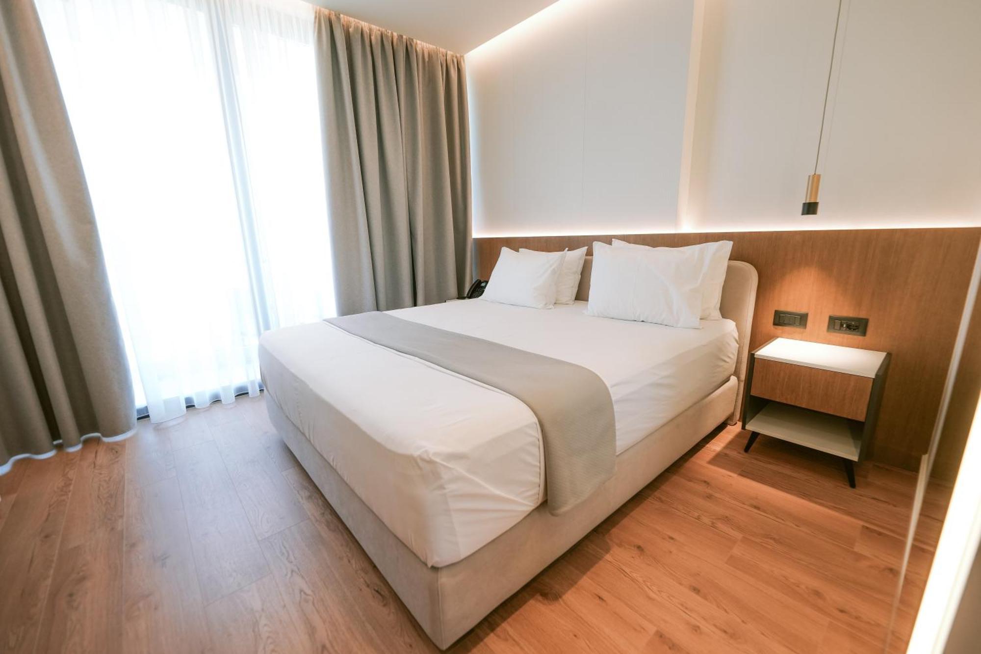 Euro Hotel Ksamil Bagian luar foto