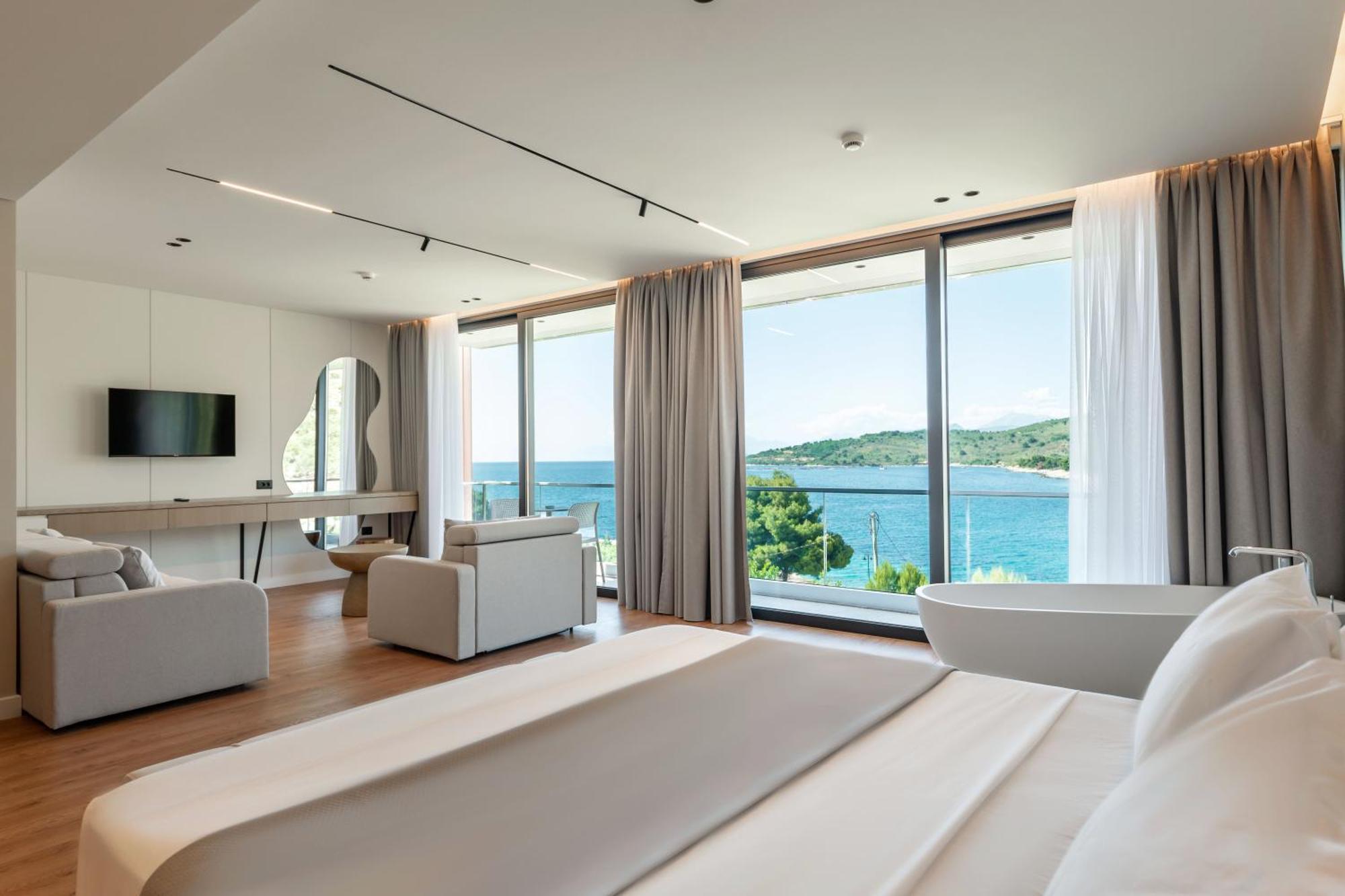 Euro Hotel Ksamil Bagian luar foto