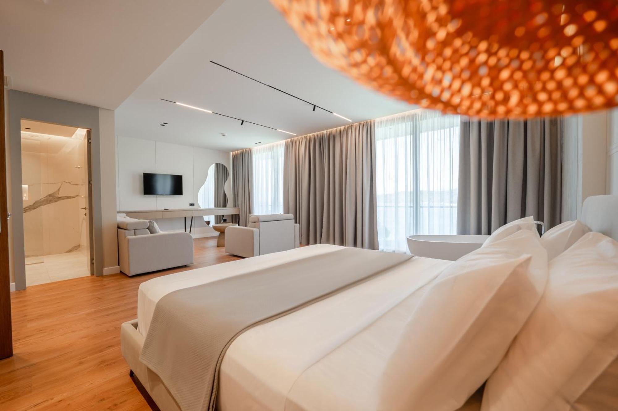 Euro Hotel Ksamil Bagian luar foto