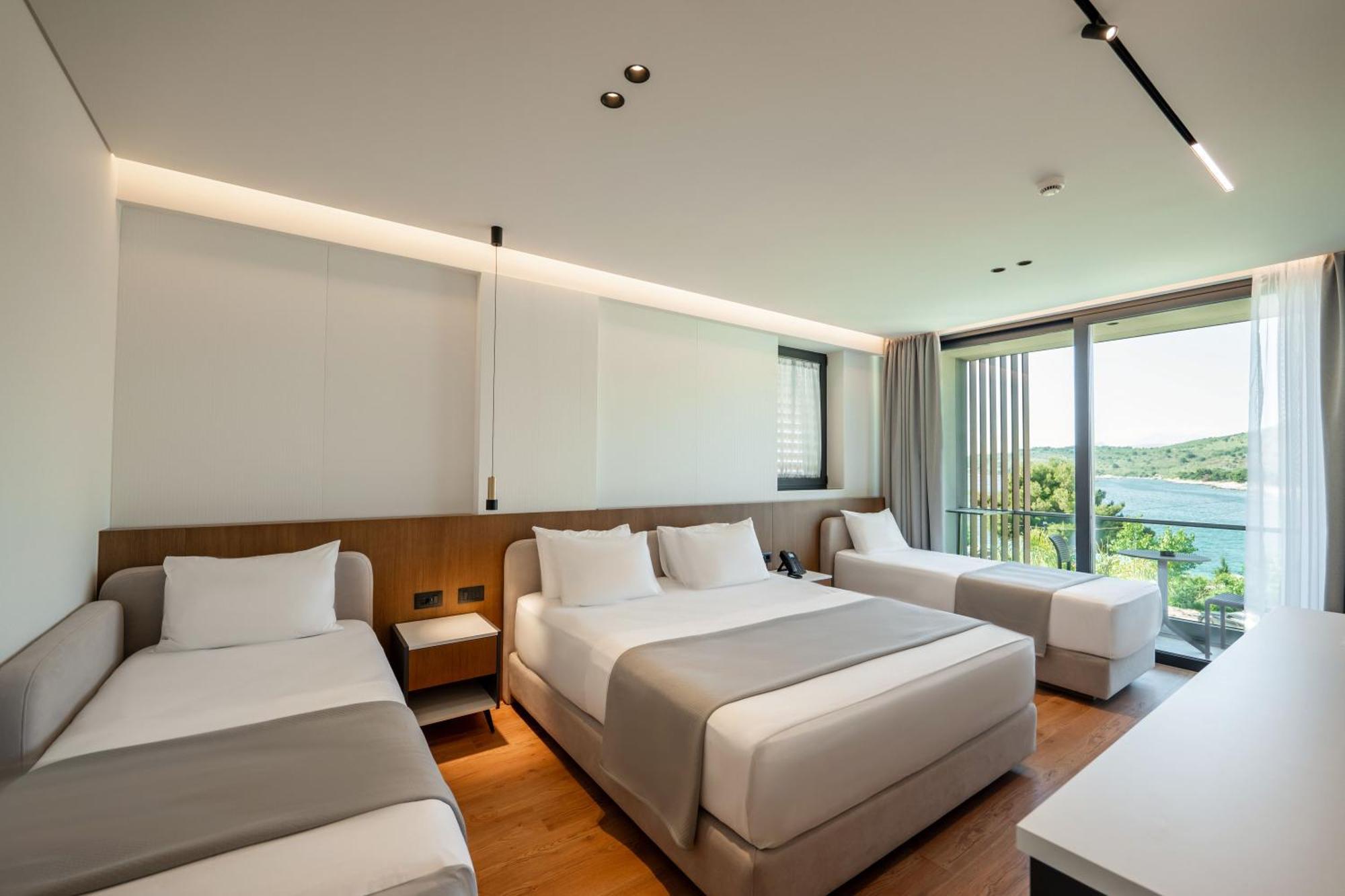Euro Hotel Ksamil Bagian luar foto
