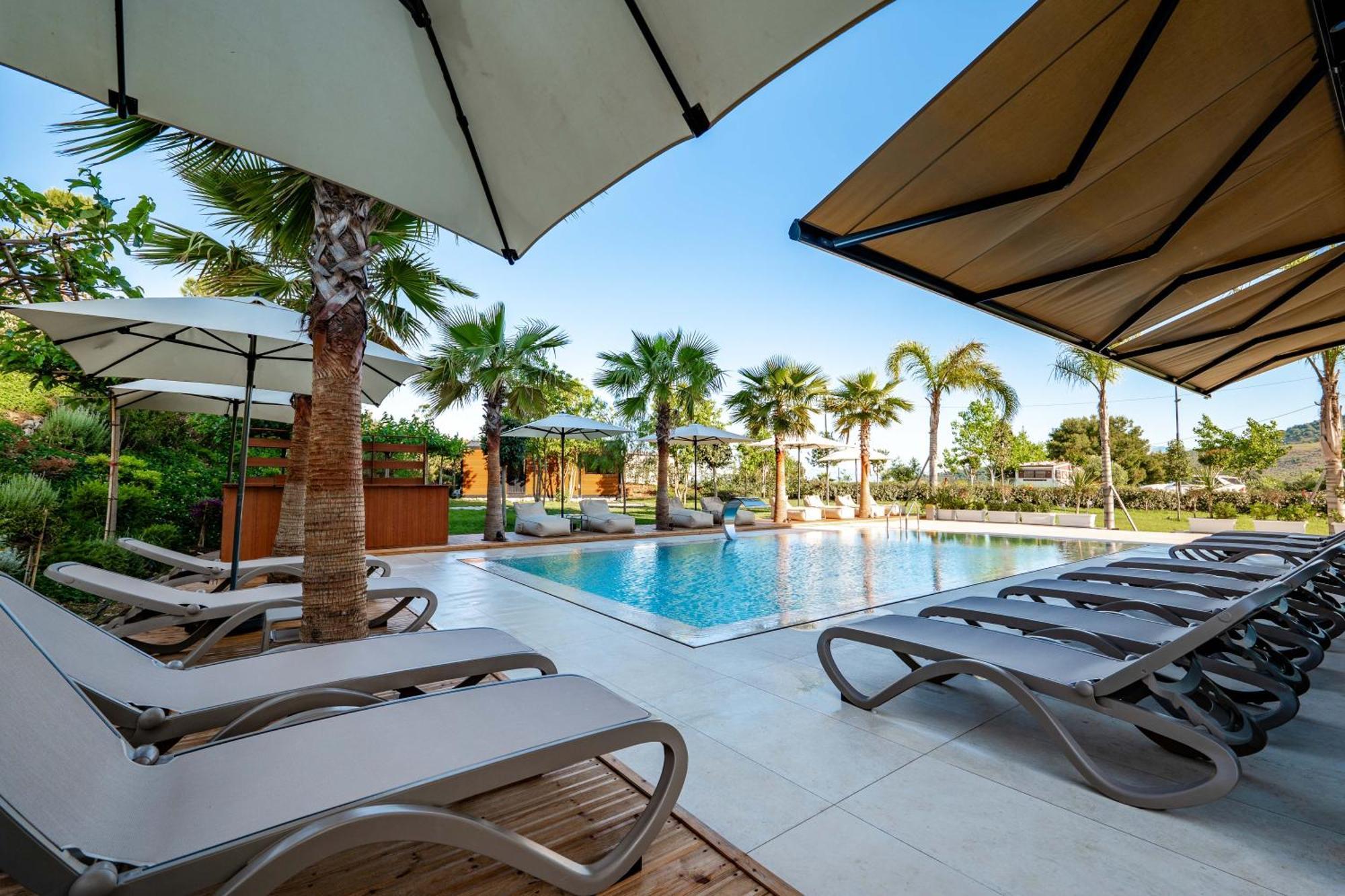Euro Hotel Ksamil Bagian luar foto
